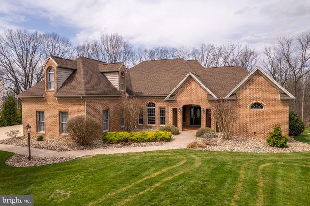 2368 CASTLEGREEN DRIVE, Greencastle, PA 17225