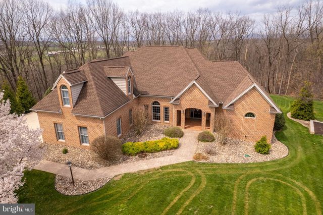 2368 CASTLEGREEN DRIVE, Greencastle, PA 17225