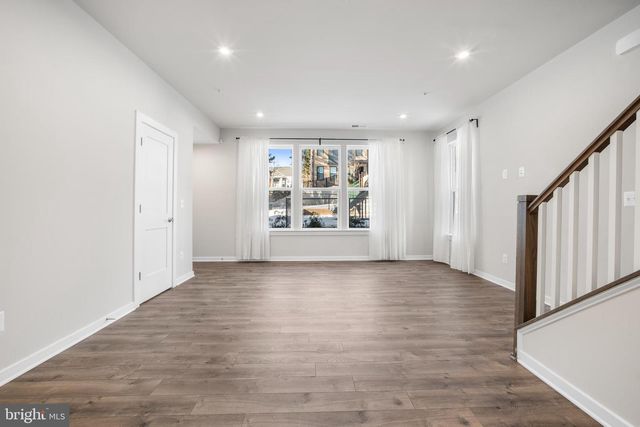 12136 LOBLOLLY DR, Fairfax, VA 22033