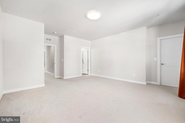 12136 LOBLOLLY DR, Fairfax, VA 22033