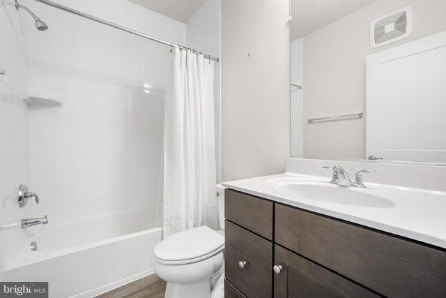 12136 LOBLOLLY DR, Fairfax, VA 22033