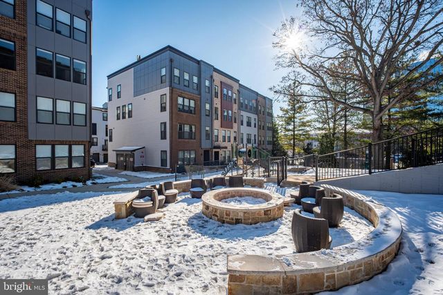 12136 LOBLOLLY DR, Fairfax, VA 22033