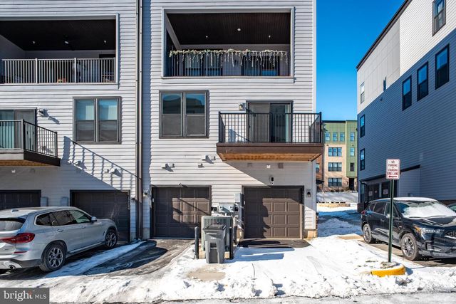 12136 LOBLOLLY DR, Fairfax, VA 22033