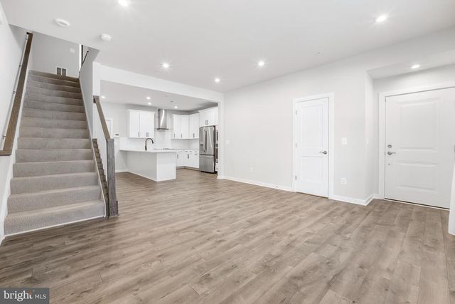 12136 LOBLOLLY DR, Fairfax, VA 22033