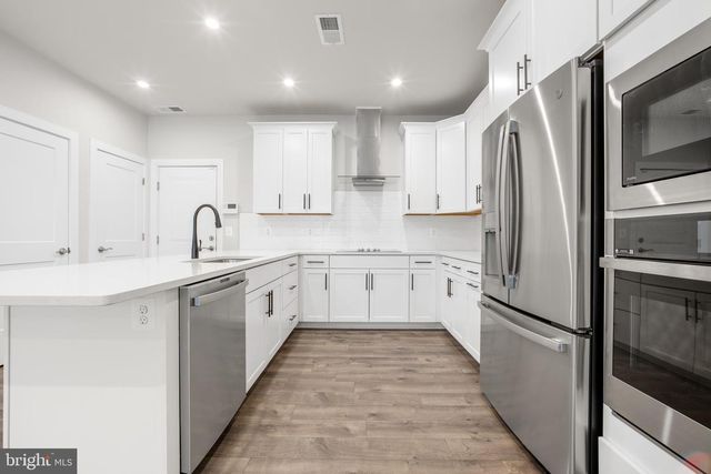 12136 LOBLOLLY DR, Fairfax, VA 22033