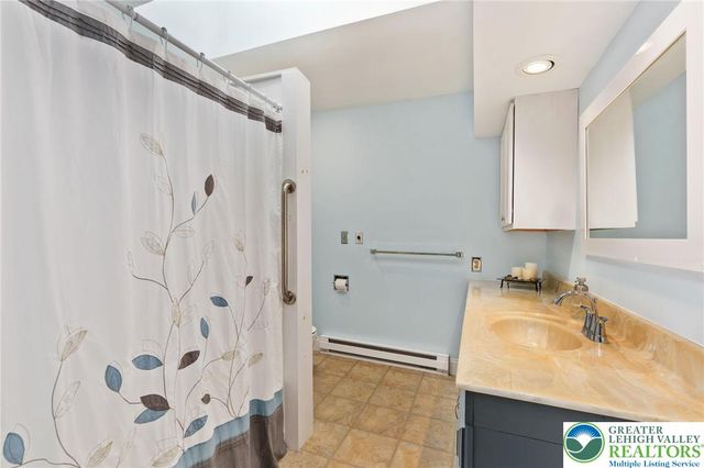 247 Echo Road, Hamilton Twp, PA 18353