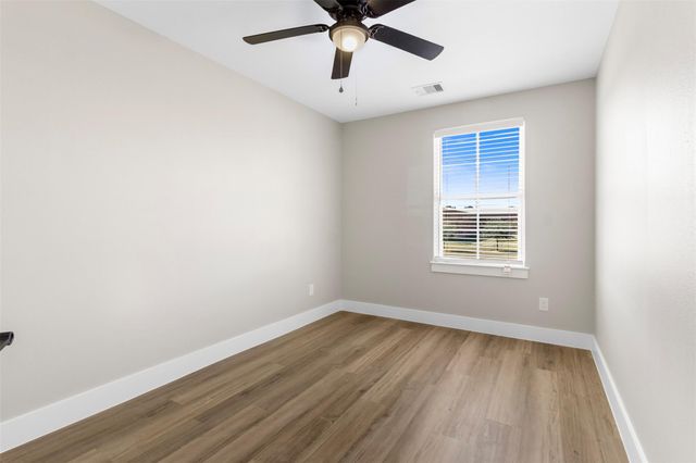 3152 A N Cleveland Street, Dayton, TX 77535