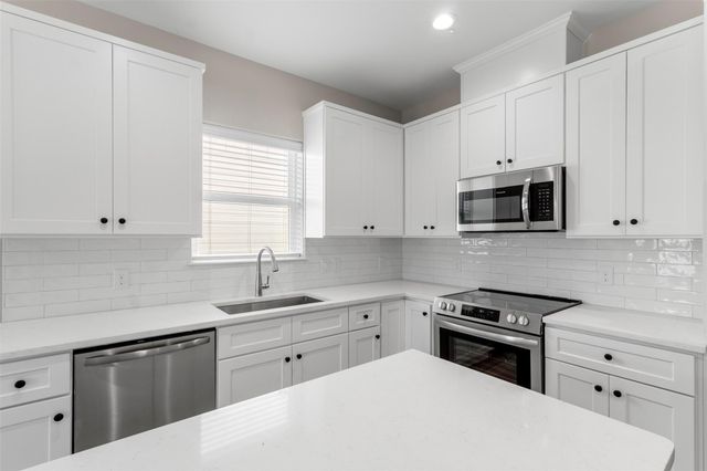 3152 A N Cleveland Street, Dayton, TX 77535