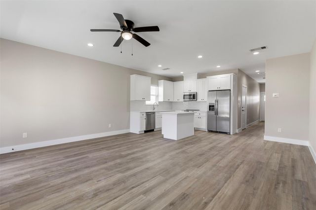 3152 A N Cleveland Street, Dayton, TX 77535