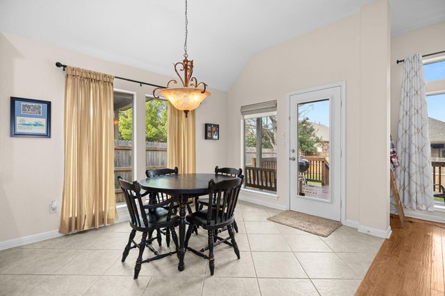 611 Westbury LN, Georgetown, TX 78633