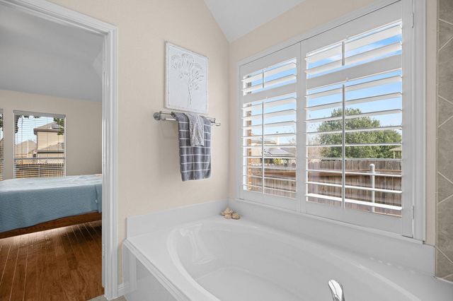 611 Westbury LN, Georgetown, TX 78633