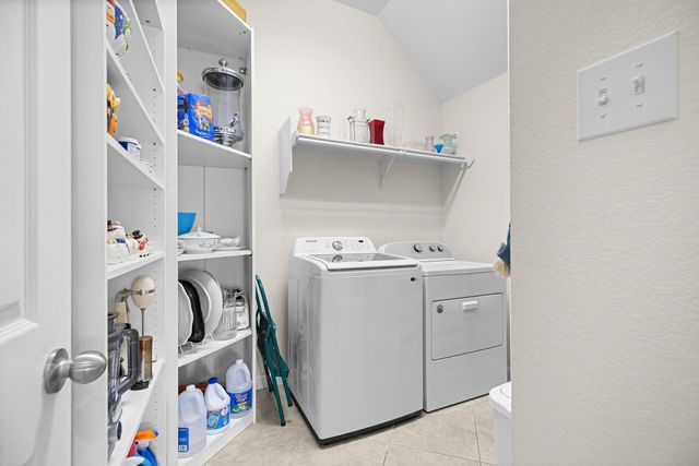 611 Westbury LN, Georgetown, TX 78633