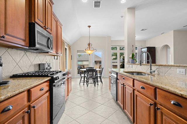 611 Westbury LN, Georgetown, TX 78633