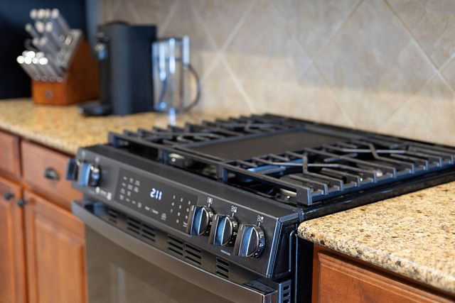 611 Westbury LN, Georgetown, TX 78633