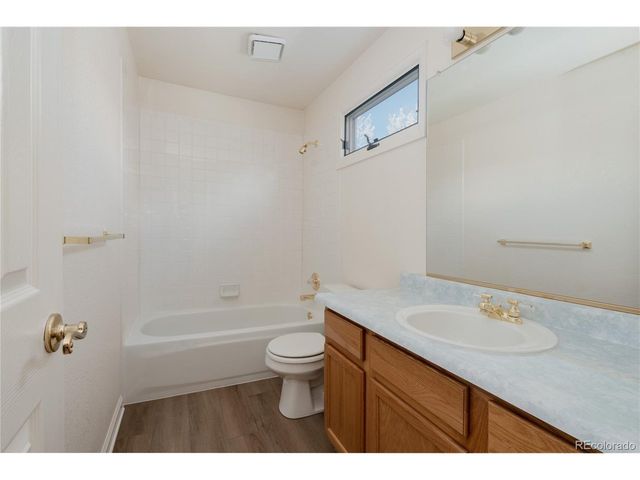 2630 S Iris St, Lakewood, CO 80227