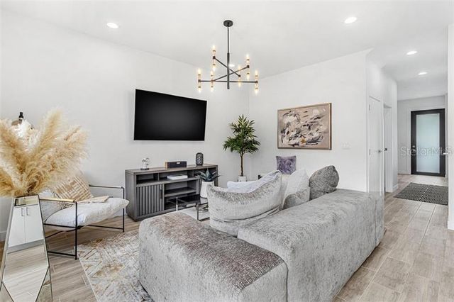 7553 GESUALDO COURT, Tampa, FL 33614