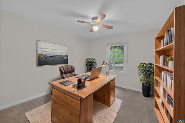 37 LAGUNA RD, Palmyra, VA 22963