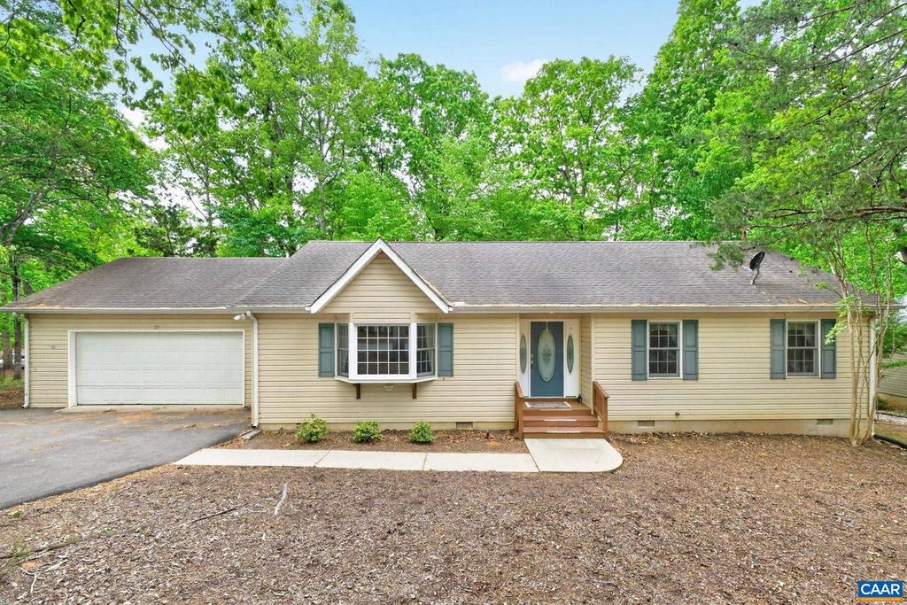 37 LAGUNA RD, Palmyra, VA 22963