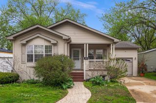 1119 Lakewood Road, Elgin, IL 60123