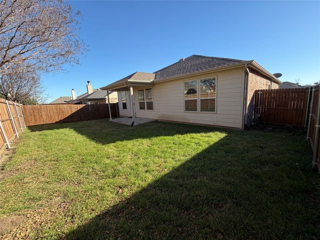 412 Magma Drive, Fort Worth, TX 76131