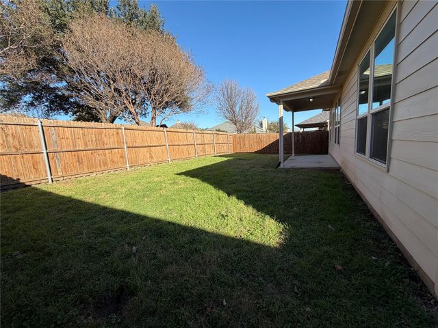 412 Magma Drive, Fort Worth, TX 76131