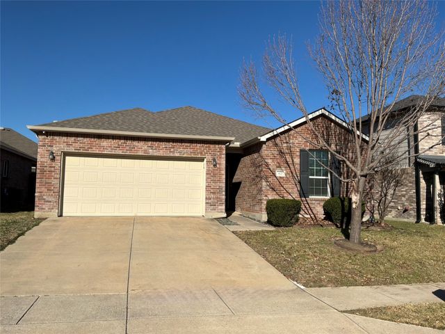 412 Magma Drive, Fort Worth, TX 76131