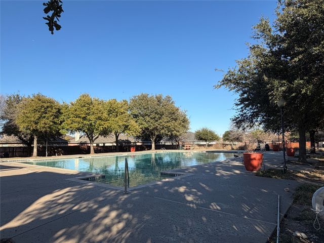 412 Magma Drive, Fort Worth, TX 76131