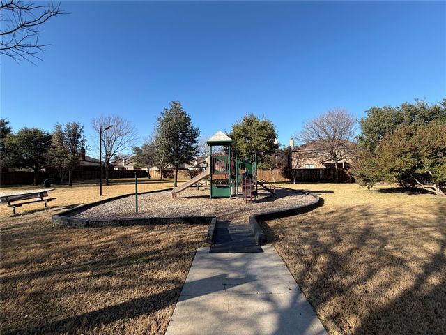 412 Magma Drive, Fort Worth, TX 76131