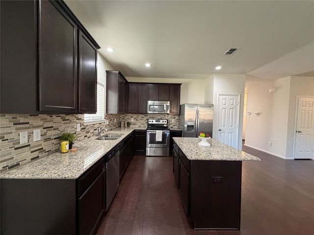 412 Magma Drive, Fort Worth, TX 76131