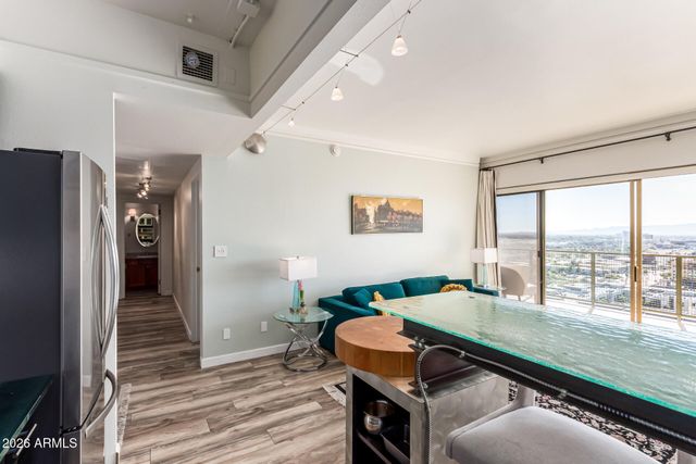 4750 N CENTRAL Avenue J17, Phoenix, AZ 85012