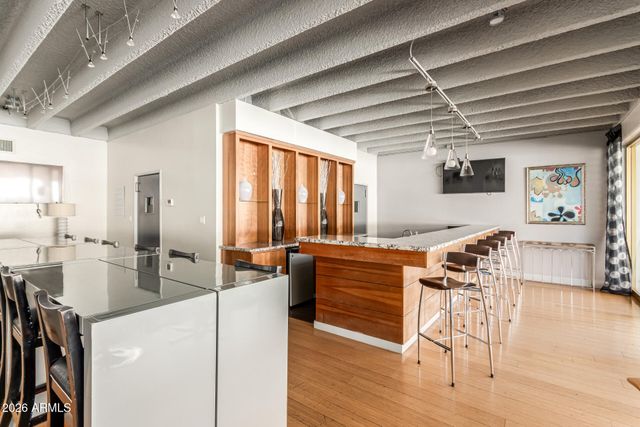 4750 N CENTRAL Avenue J17, Phoenix, AZ 85012