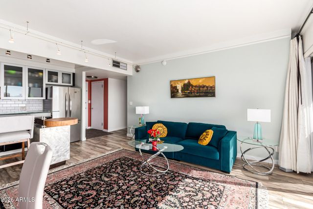 4750 N CENTRAL Avenue J17, Phoenix, AZ 85012