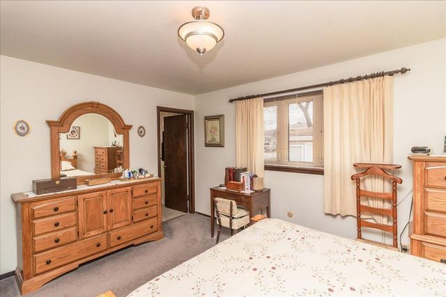 9448 Northcote Avenue, Munster, IN 46321