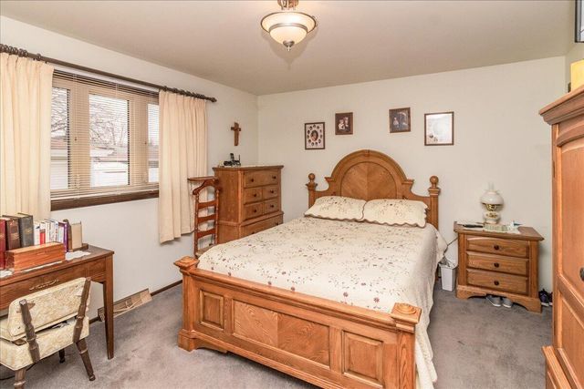 9448 Northcote Avenue, Munster, IN 46321
