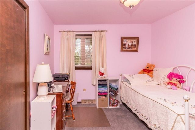 9448 Northcote Avenue, Munster, IN 46321