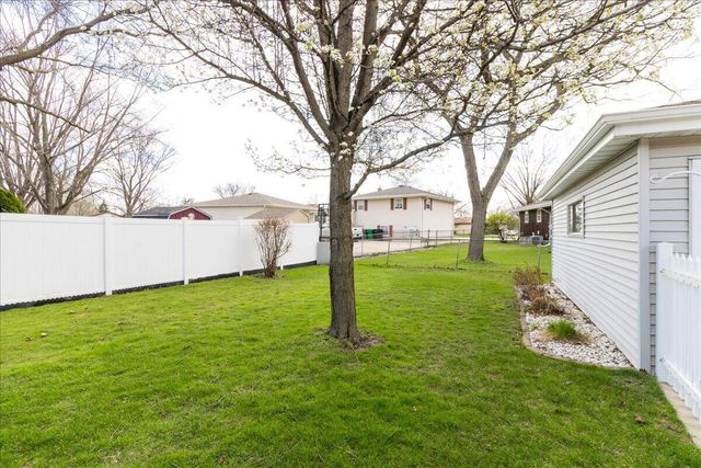 9448 Northcote Avenue, Munster, IN 46321