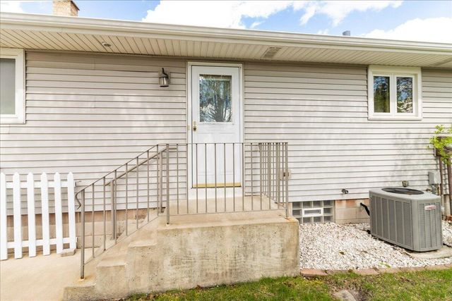 9448 Northcote Avenue, Munster, IN 46321