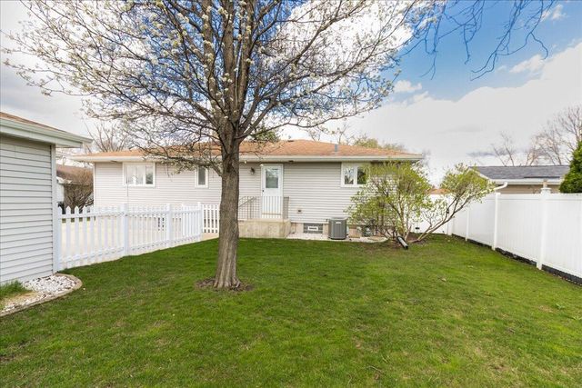 9448 Northcote Avenue, Munster, IN 46321