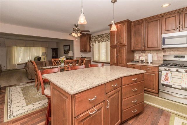 9448 Northcote Avenue, Munster, IN 46321