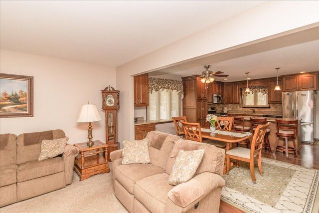 9448 Northcote Avenue, Munster, IN 46321