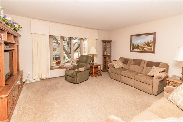 9448 Northcote Avenue, Munster, IN 46321