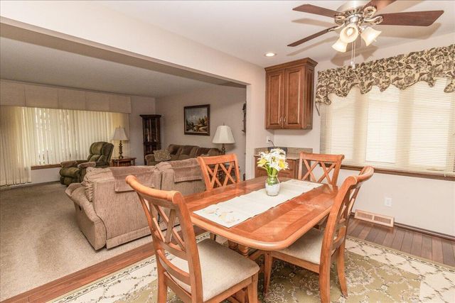 9448 Northcote Avenue, Munster, IN 46321