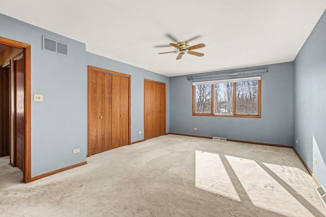 9679 E Oakridge Drive, St. John, IN 46373