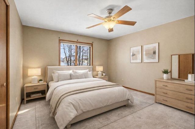 9679 E Oakridge Drive, St. John, IN 46373