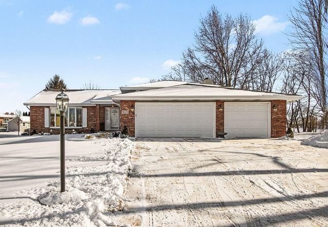 9679 E Oakridge Drive, St. John, IN 46373