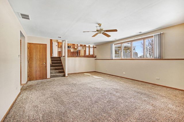 9679 E Oakridge Drive, St. John, IN 46373