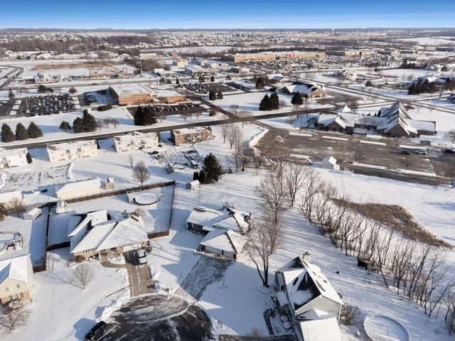 9679 E Oakridge Drive, St. John, IN 46373