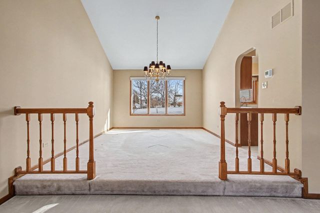 9679 E Oakridge Drive, St. John, IN 46373