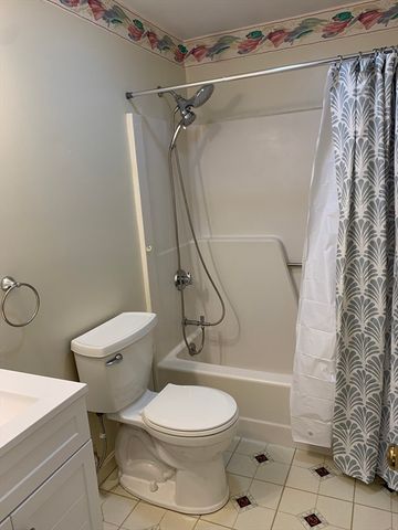 3 Bridgeview Cir 53, Tyngsborough, MA 01879