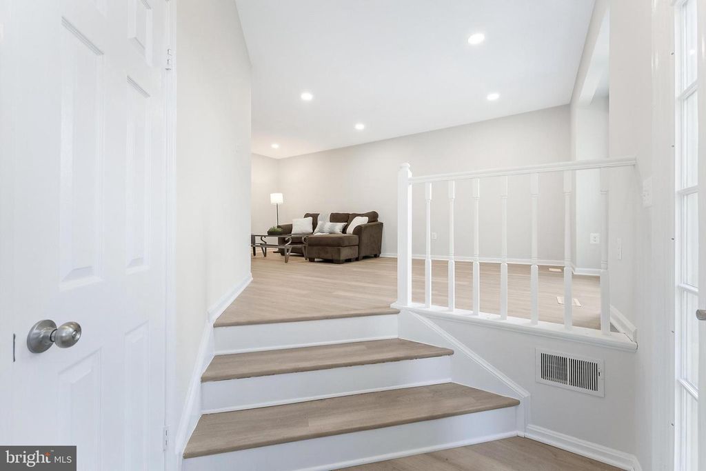46930 TRUMPET CIR, Sterling, VA 20164